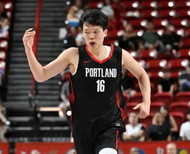 辟谣！杨瀚森被下放为谣言！无任何相关报道 记者都在关心他提车~