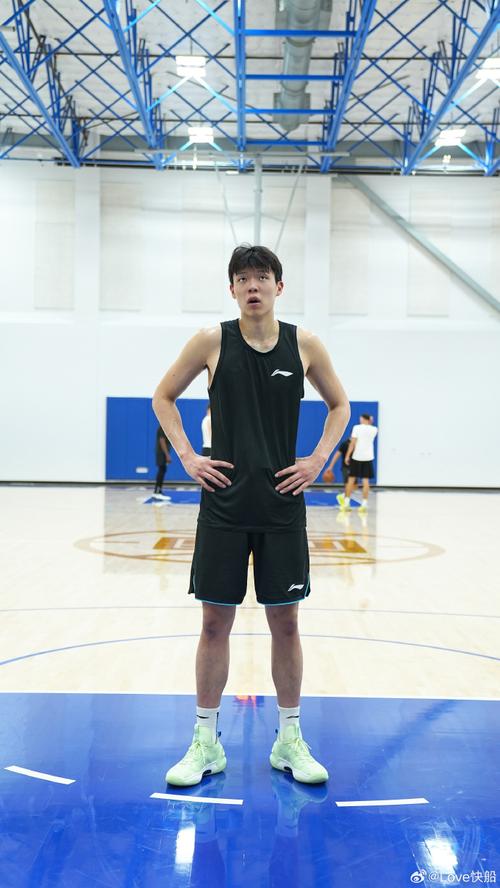 如何跟上快节奏？杨瀚森：训练 球队要求内线只需防对篮下的冲击