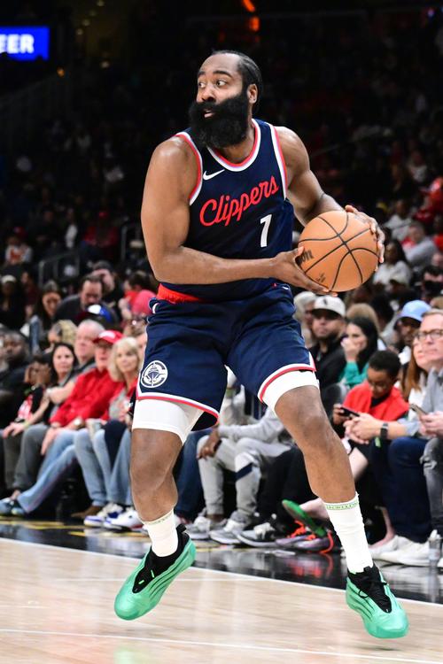 哈登：小卡是有划时代意义的天才球员 只要他想就能得到投篮机会