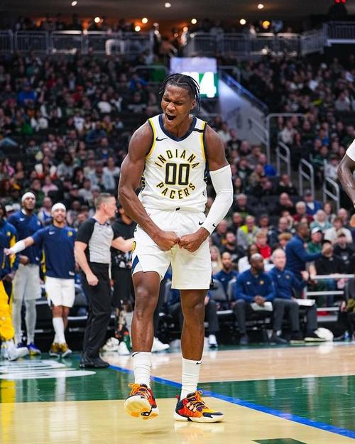 小卡：必须称赞开拓者 后卫一直对球施压 经历这样的比赛是有益的