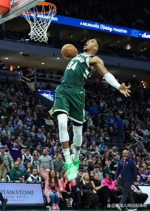 详细阅读:冲击MVP?字母哥赛季至今场均34分13.3板6.8助 命中率68.1% 冲击MVP?字母哥赛季至今场均34分13.3板6.8助 命中率68.1%