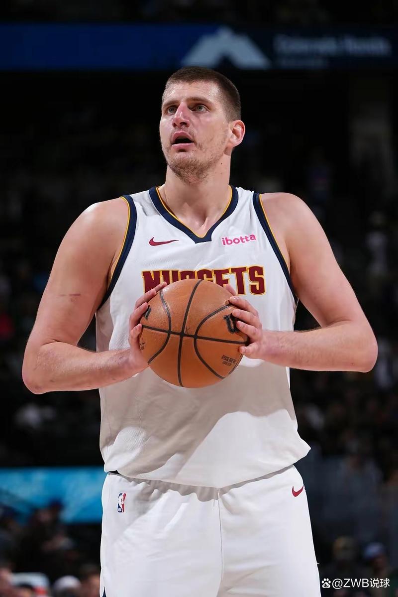 详细阅读:完美发挥!约基奇单节15分5助0失误 首位达此成就中锋 完美发挥!约基奇单节15分5助0失误 首位达此成就中锋