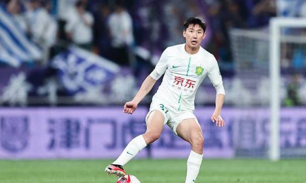 详细阅读:国安球员曹永竞、乃比江等人代表球队开展“足球一堂课”公益活动 国安球员曹永竞、乃比江等人代表球队开展“足球一堂课”公益活动