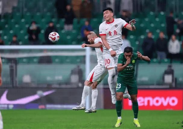 详细阅读:马德兴:海港球迷很少高调只默默跟随,没招惹任何一方更不树敌 马德兴:海港球迷很少高调只默默跟随,没招惹任何一方更不树敌