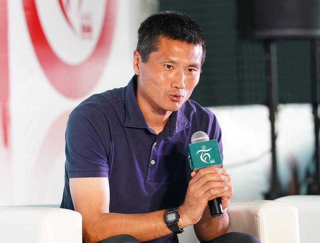 详细阅读:北青:邵佳一可能从青岛西海岸带走杨智等部分助手赴国家队履新 北青:邵佳一可能从青岛西海岸带走杨智等部分助手赴国家队履新