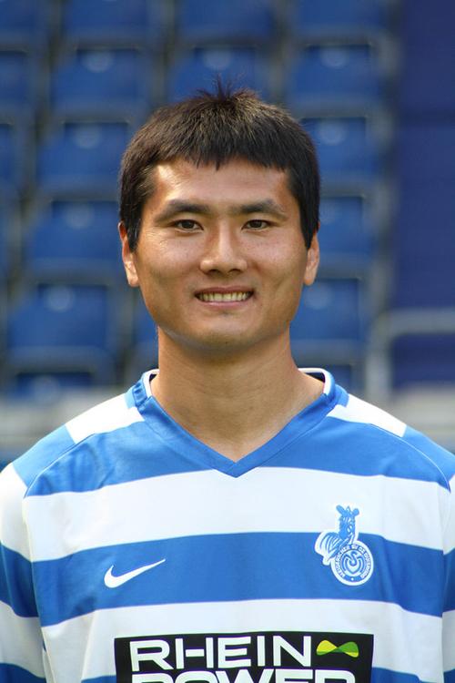 详细阅读:媒体人谈邵佳一执教国足:面临人情世故问题+舆论固有印象 媒体人谈邵佳一执教国足:面临人情世故问题+舆论固有印象