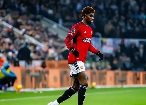 每体观点：拉什福德是巴萨的惊喜引援，经验与青训共铸辉煌