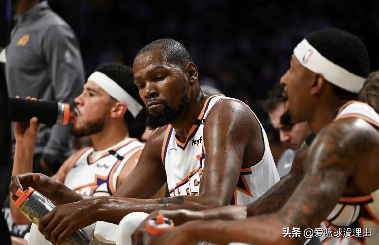 详细阅读:虎头蛇尾!76人首节45分&半场75分但下半场低于40分输球 历史首队 虎头蛇尾!76人首节45分&半场75分但下半场低于40分输球 历史首队