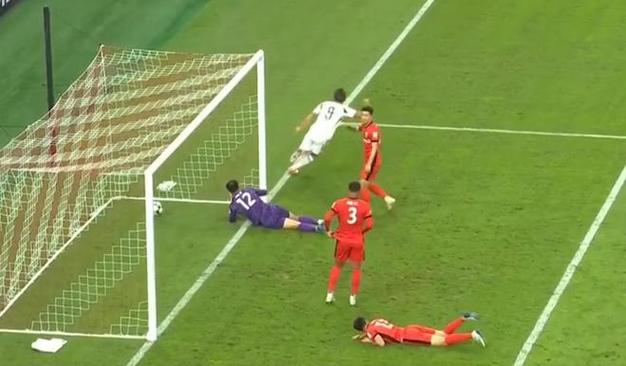 详细阅读:开场32秒逆天乌龙,町田队长赛后:自己毁掉了比赛,无法辩解 开场32秒逆天乌龙,町田队长赛后:自己毁掉了比赛,无法辩解